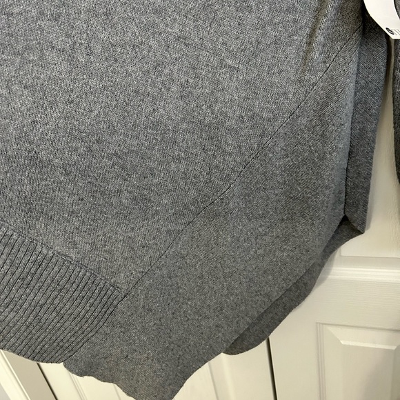 NWT STYLUS Grey Asymmetrical Tunic Sweater - Picture 4 of 7